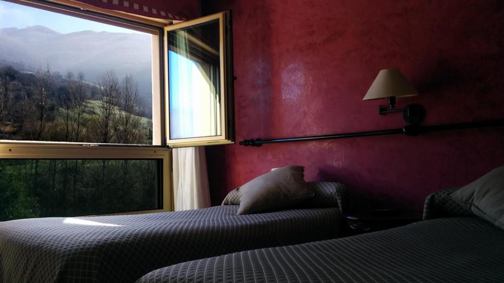 Hotel Lena, Pola de Lena
