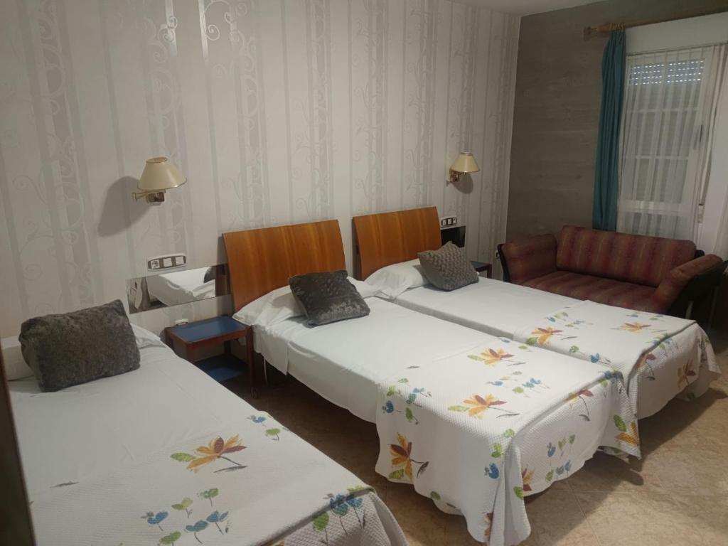 Hostal Burbia, Villafranca del Bierzo — photo 2