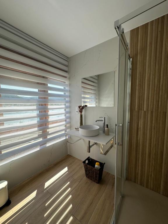 Pension Beiramar, Cee