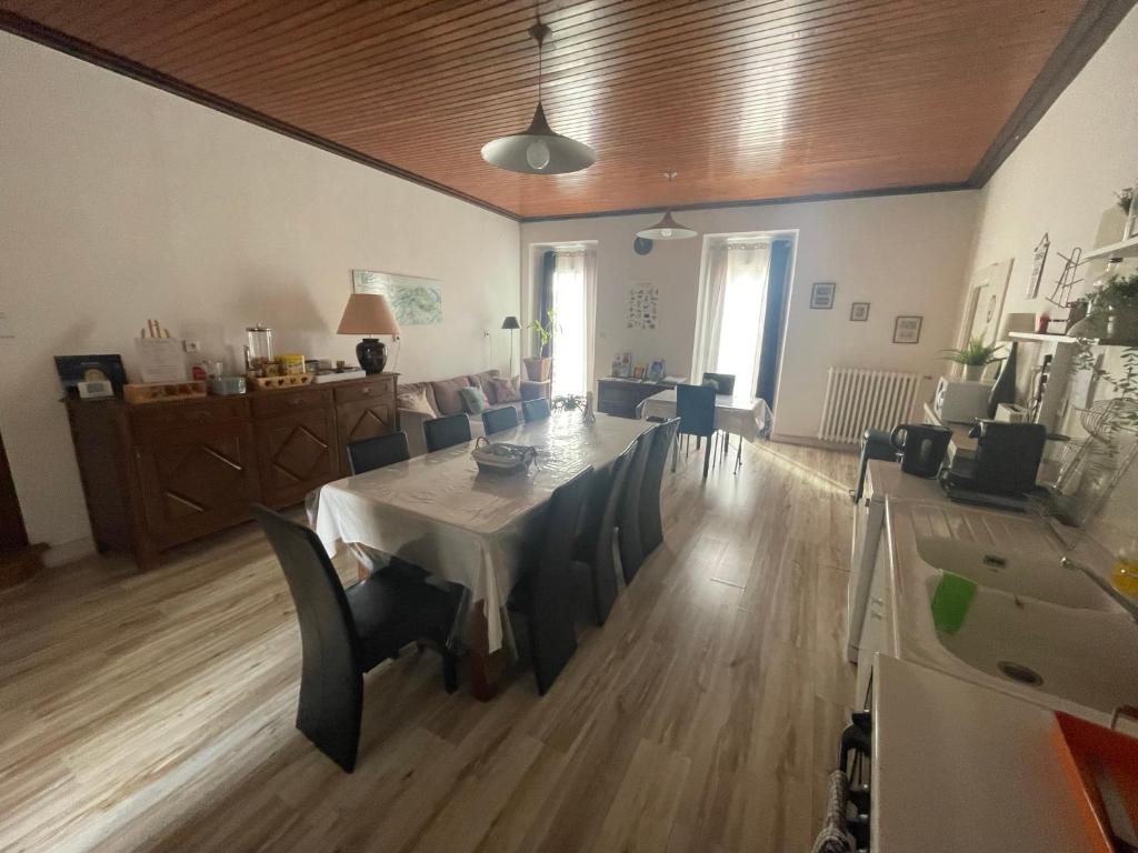 Gîte et chambre d'hôtes Sur le Chemin..., Livinhac Le Haut — photo 2