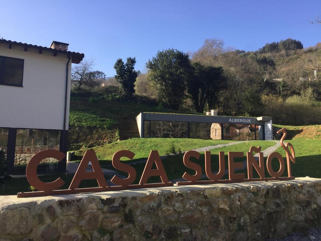 Albergue Casa Sueño, Salas