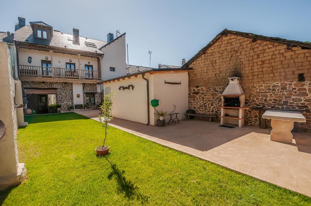 Casa Rural El Almendro de María, Columbrianos