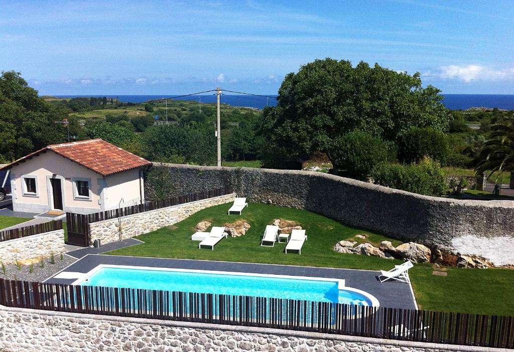 Hotel Villa Marrón, Naves