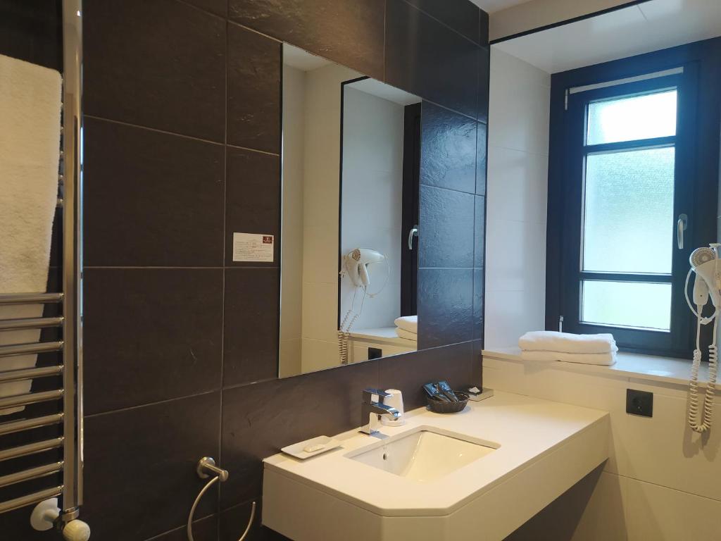 Hotel Villa Marrón, Naves — photo 2