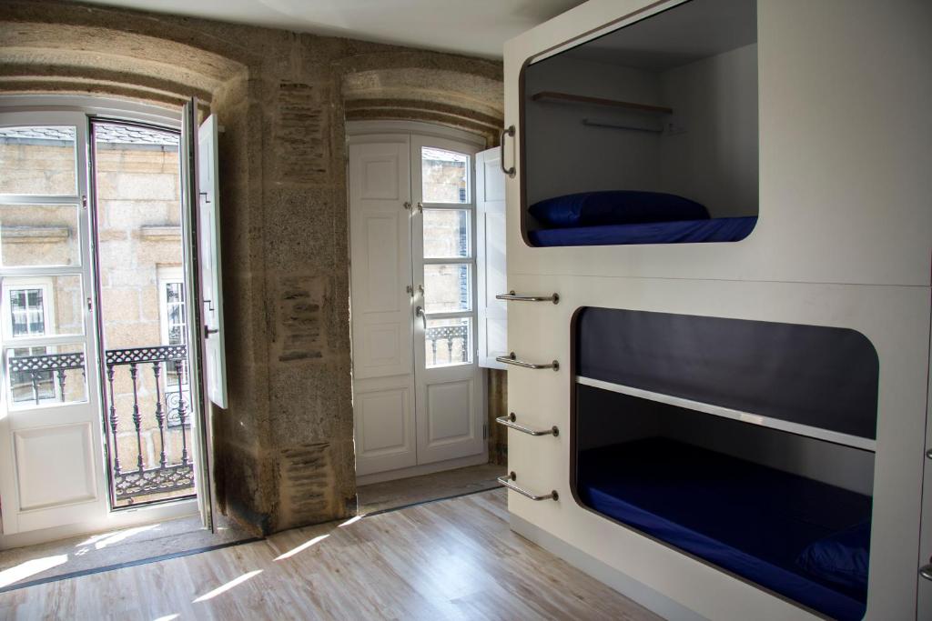 Hostel Cross, Lugo