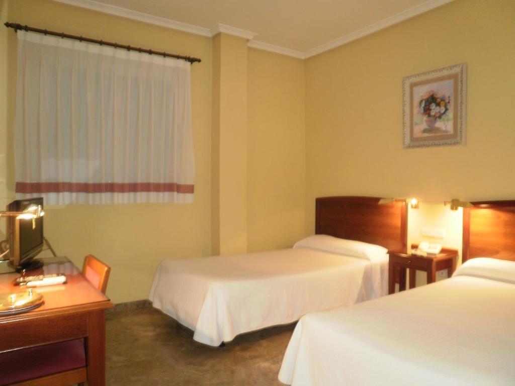 Hotel Isabel, Almussafes — photo 2
