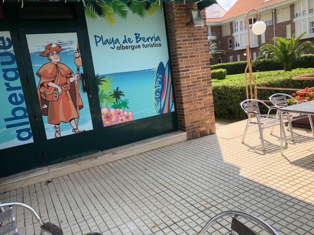 Albergue Playa de Berria, Berria