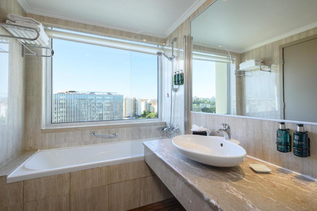 Melia Lisboa Oriente Hotel, Parque Das Nacoes Lisboa — photo 3