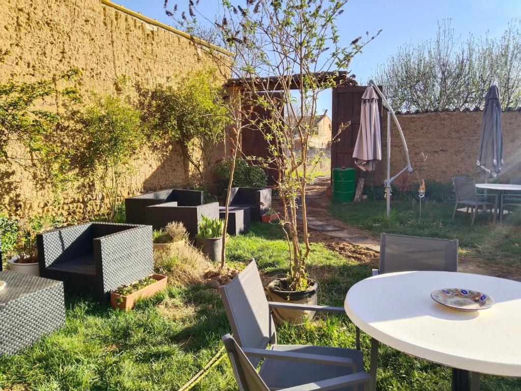 Albergue las Hadas, Reliegos