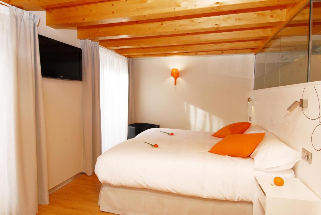 Hostal riMboMbin, Burgos — photo 2