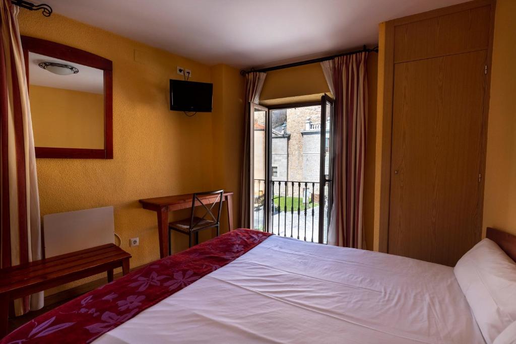 Hostal Puerta del Alcázar, Ávila — photo 2