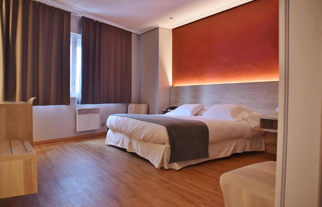 Hotel La Marina, Cee — photo 3