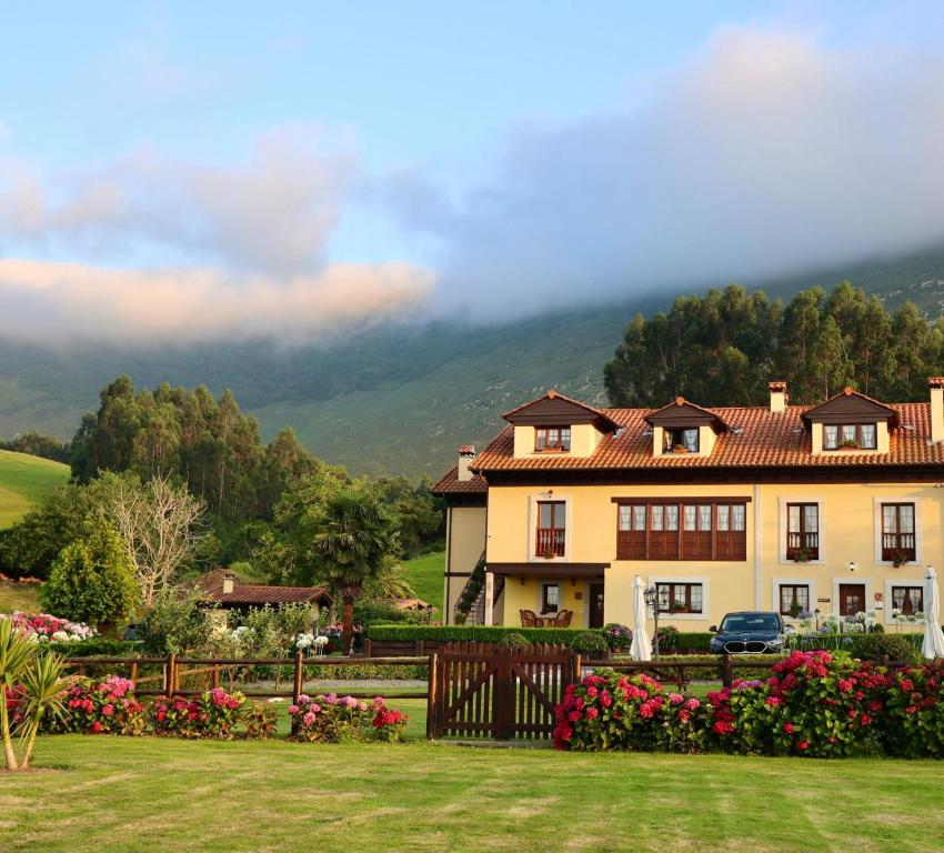 Casa de Aldea El Frade, Camango