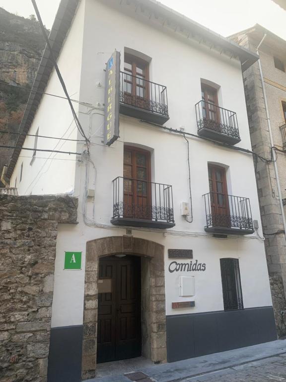 Refugio de Canfranc Sargantana, Estación de Canfranc