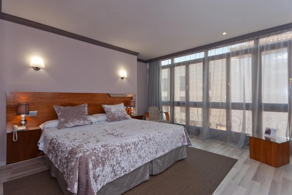 Hotel Vetusta, Oviedo