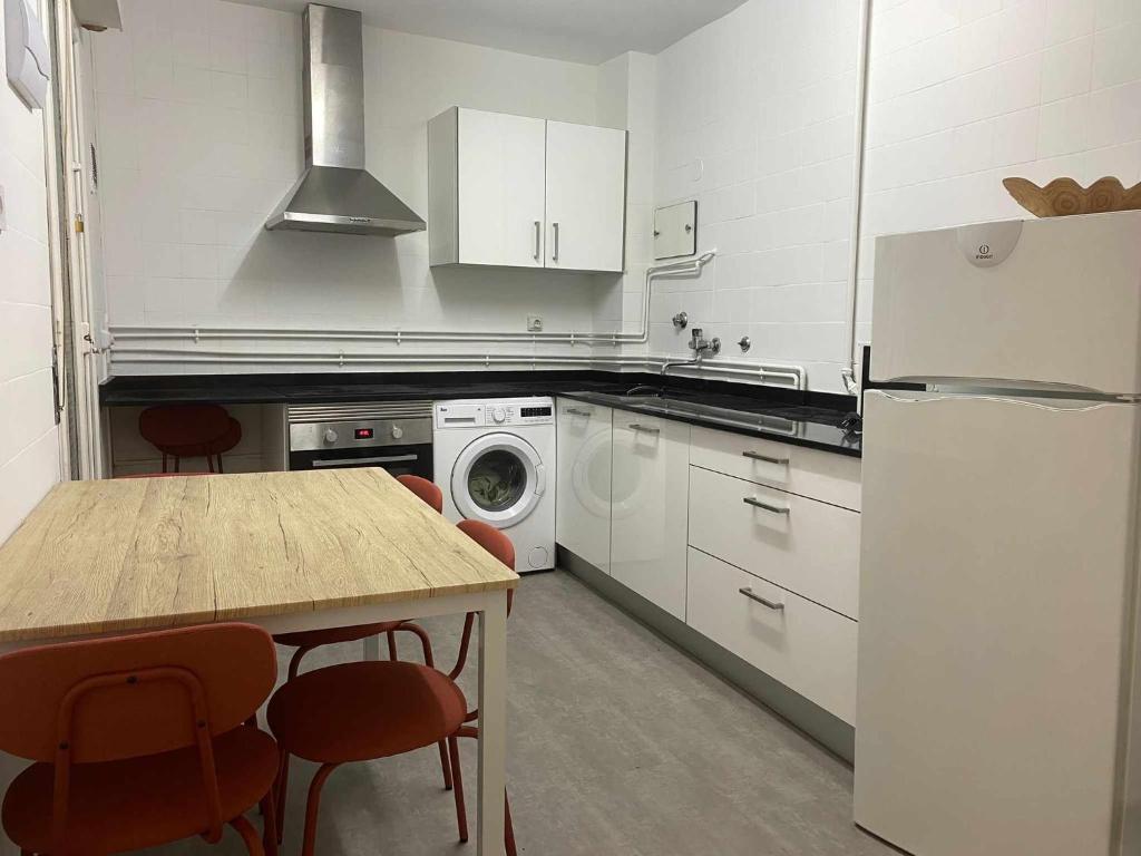 Apartamento Ayla Catedral, Pamplona — photo 3