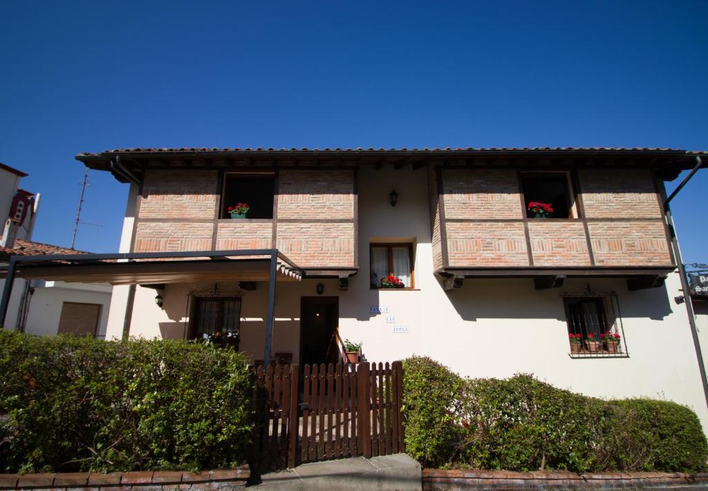 Pasaje San Jorge, Comillas