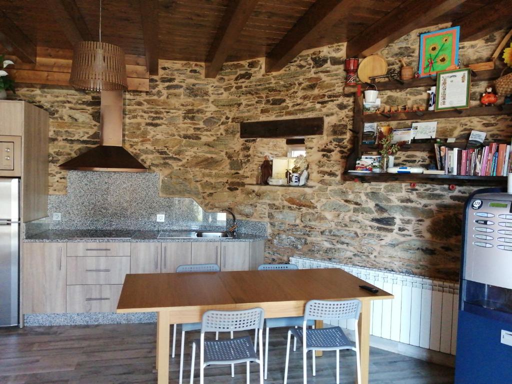 Albergue-Pensión Porta Santa, Cádavo Baleira