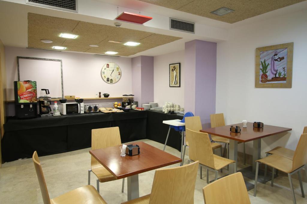 Hotel Alda Entrearcos, Burgos — photo 2